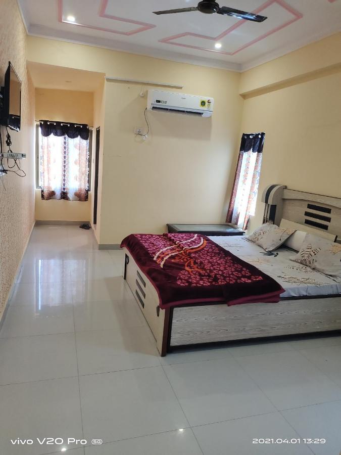 Hotel Purnima Palace Fatehpur  Kültér fotó